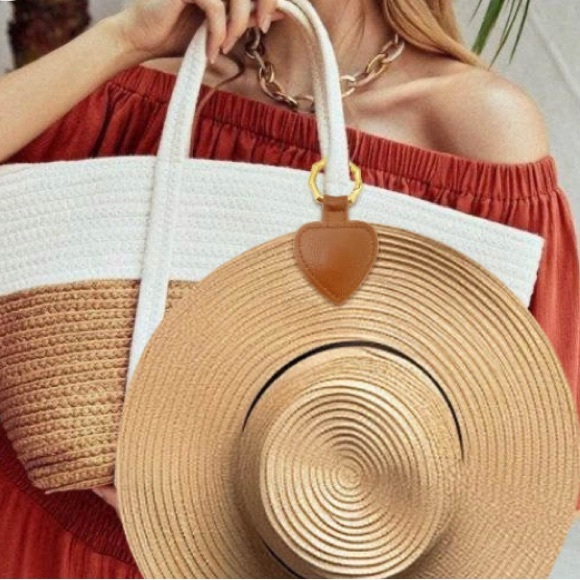 New Brown Leather w/Gold Latch Heart Shaped Magnetic Hat Clip/Travel Accessory - Picture 7 of 7